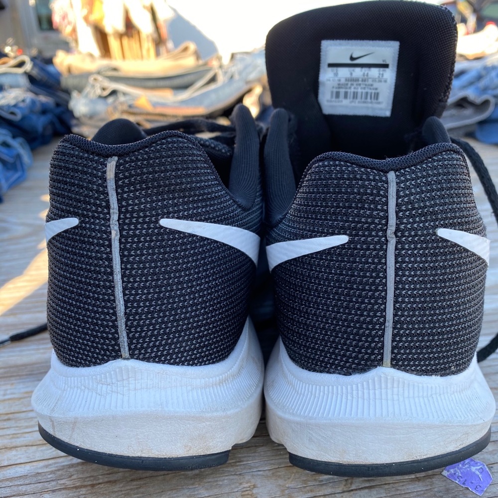 Nike’s - Picture 4 of 7